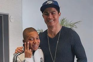 Ronaldo và Neymar: Một ngày sinh nhật cách nhau 7 tuổi, thái độ khác nhau